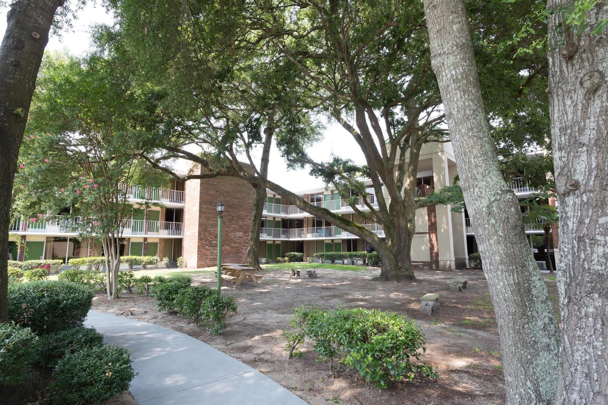 Days By Wyndham Mt Pleasant-charleston-patriots Point Hotel 2*